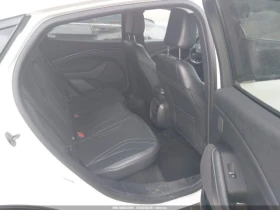Ford Mustang Mach-E Premium AWD, снимка 13