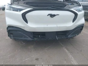 Ford Mustang Mach-E Premium AWD, снимка 9