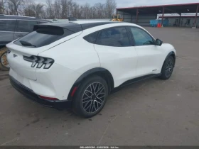 Ford Mustang Mach-E Premium AWD, снимка 4