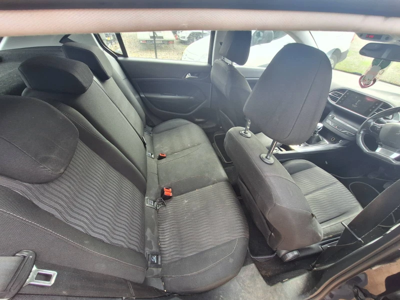 Peugeot 308 1.6 120 BLUEHDI Hatchback, снимка 5 - Автомобили и джипове - 50006283