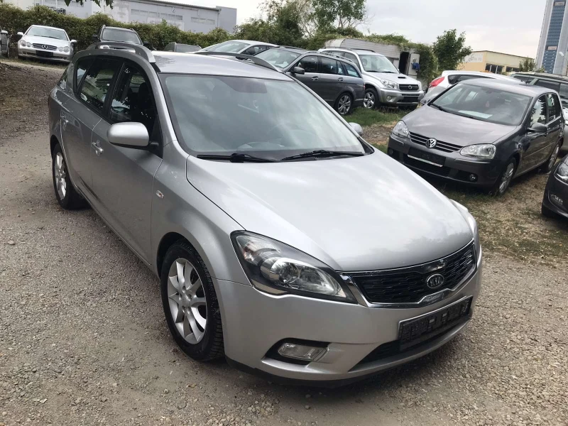 Kia Ceed 1.6 CRDI EURO 5, снимка 3 - Автомобили и джипове - 40659572