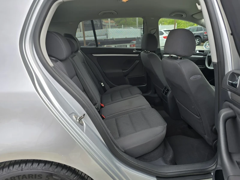 VW Golf 1.4 i 90 К.С. КЛИМАТРОНИК / НОВИ ГУМИ, снимка 11 - Автомобили и джипове - 46870746