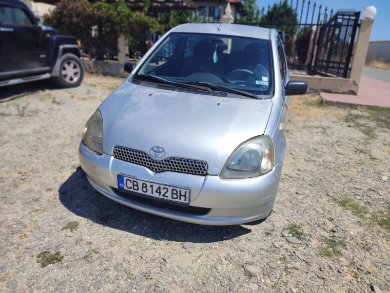 Toyota Yaris 1.0 vvti, снимка 10 - Автомобили и джипове - 47353446