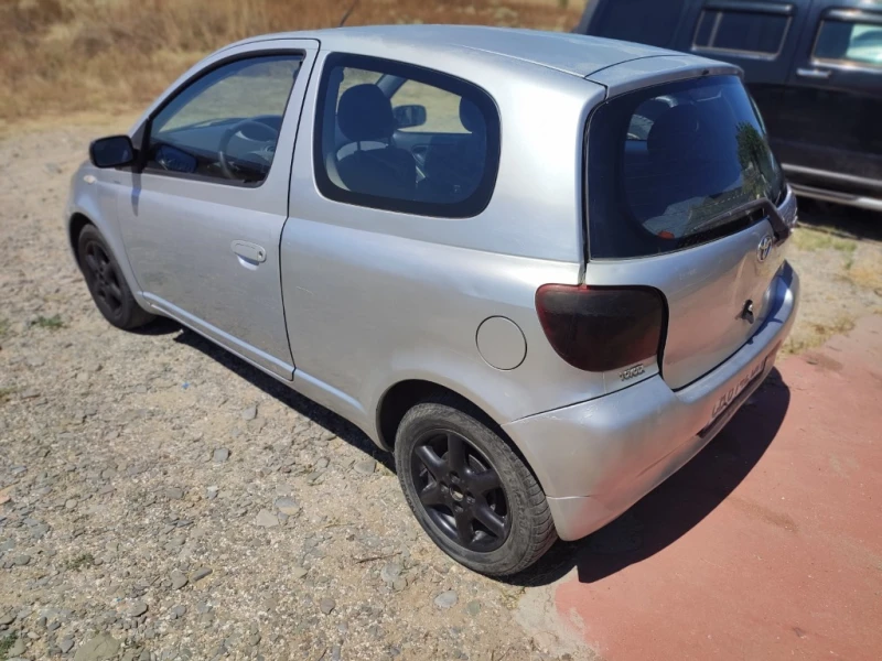 Toyota Yaris 1.0 vvti, снимка 8 - Автомобили и джипове - 47353446