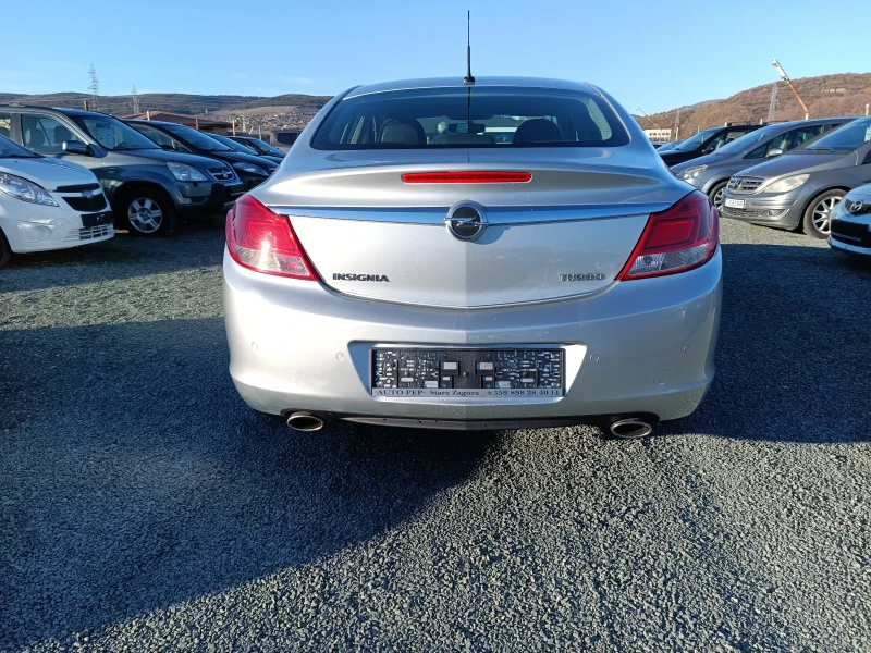 Opel Insignia Бензин седан, снимка 6 - Автомобили и джипове - 49190076