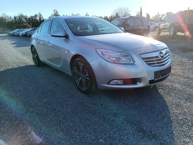 Opel Insignia Бензин седан, снимка 3 - Автомобили и джипове - 48369025