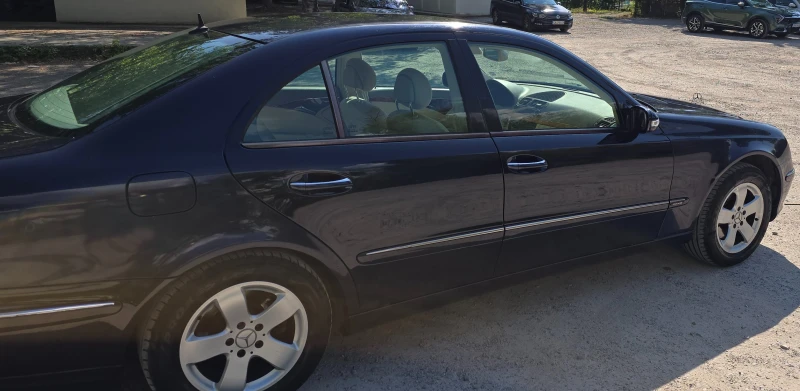 Mercedes-Benz E 320 Elegance, снимка 4 - Автомобили и джипове - 51134195