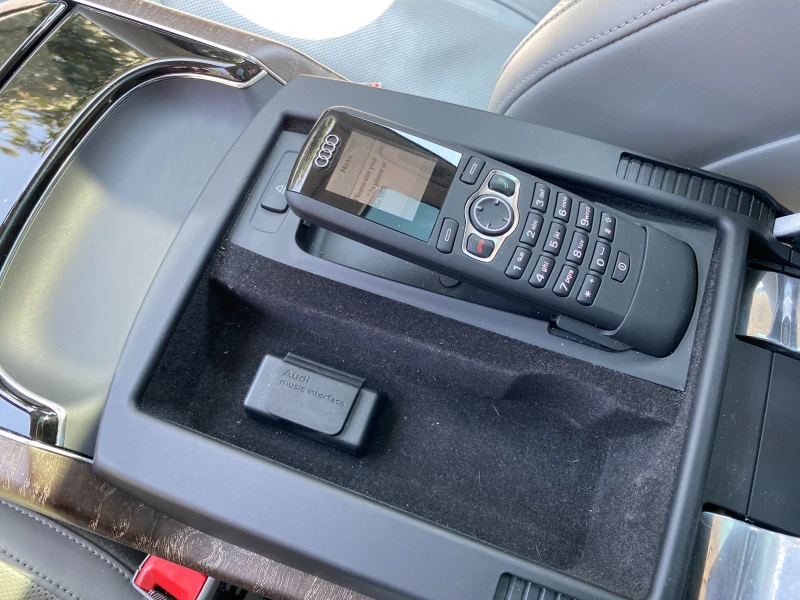 Audi A8 4.0 TFSI , снимка 15 - Автомобили и джипове - 52198345