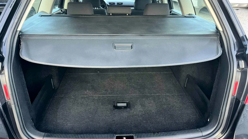 VW Passat 1.9 TDI, снимка 12 - Автомобили и джипове - 52598643