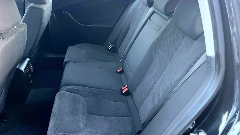 VW Passat 1.9 TDI, снимка 10 - Автомобили и джипове - 52598643