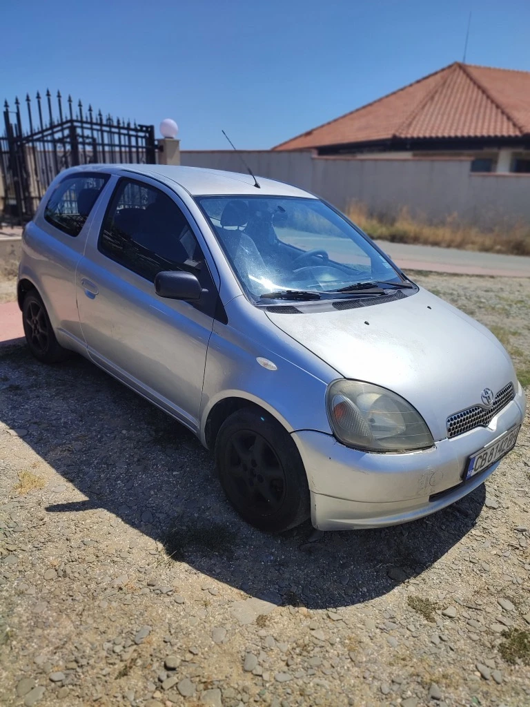 Toyota Yaris 1.0 vvti, снимка 7 - Автомобили и джипове - 47353446