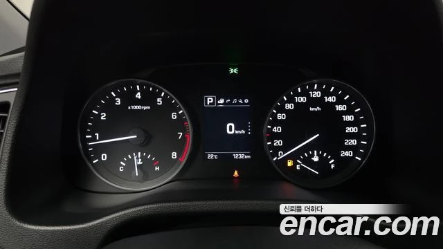 Hyundai Elantra, снимка 8 - Автомобили и джипове - 56082294