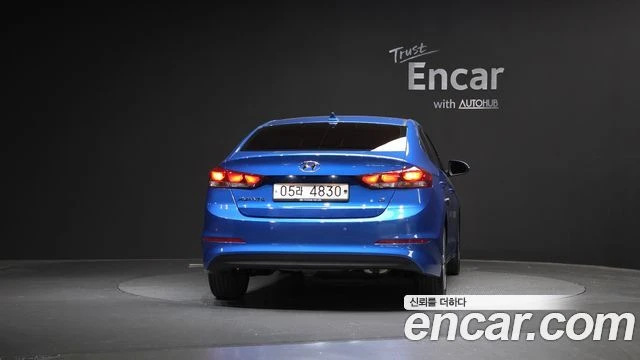 Hyundai Elantra, снимка 4 - Автомобили и джипове - 56082294