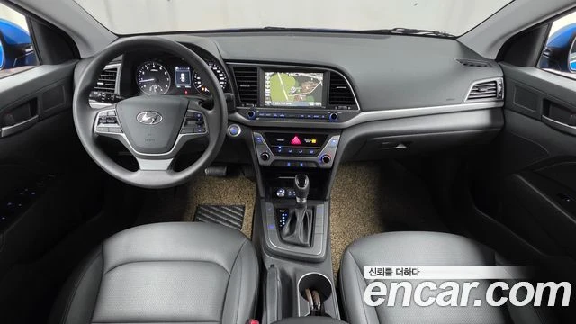 Hyundai Elantra, снимка 7 - Автомобили и джипове - 56082294