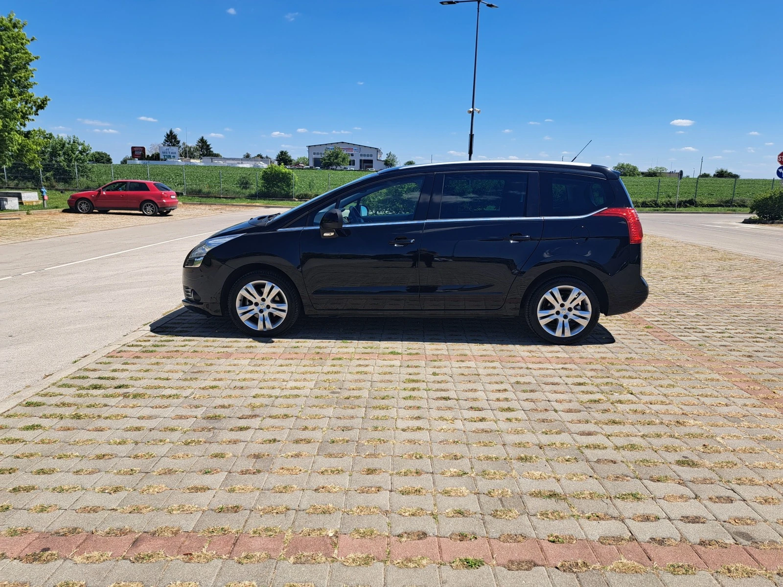 Peugeot 5008 2.0 HDI - изображение 2