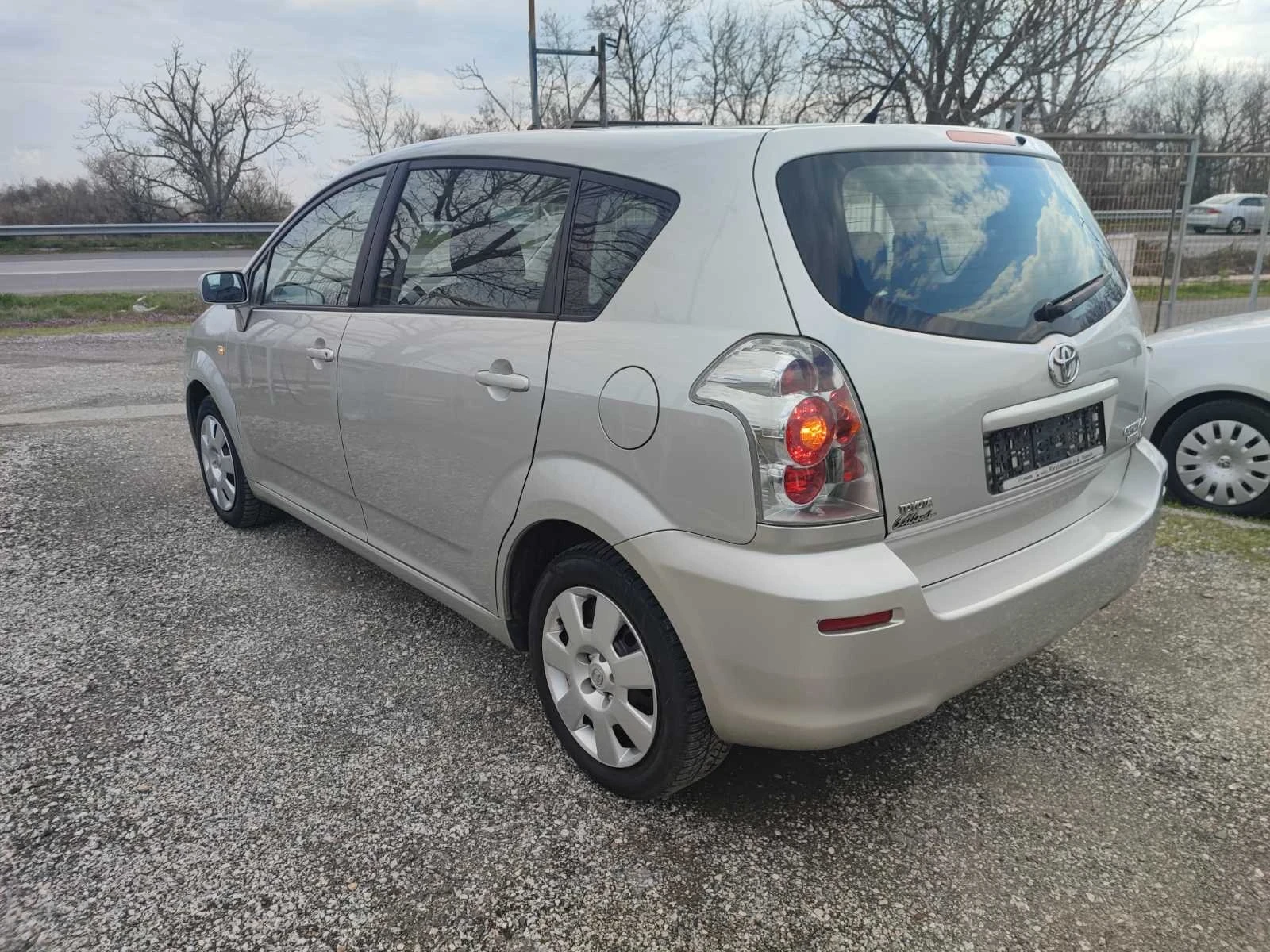 Toyota Corolla verso 1.8VVT-I 129 К.С 6+ 1 - изображение 4