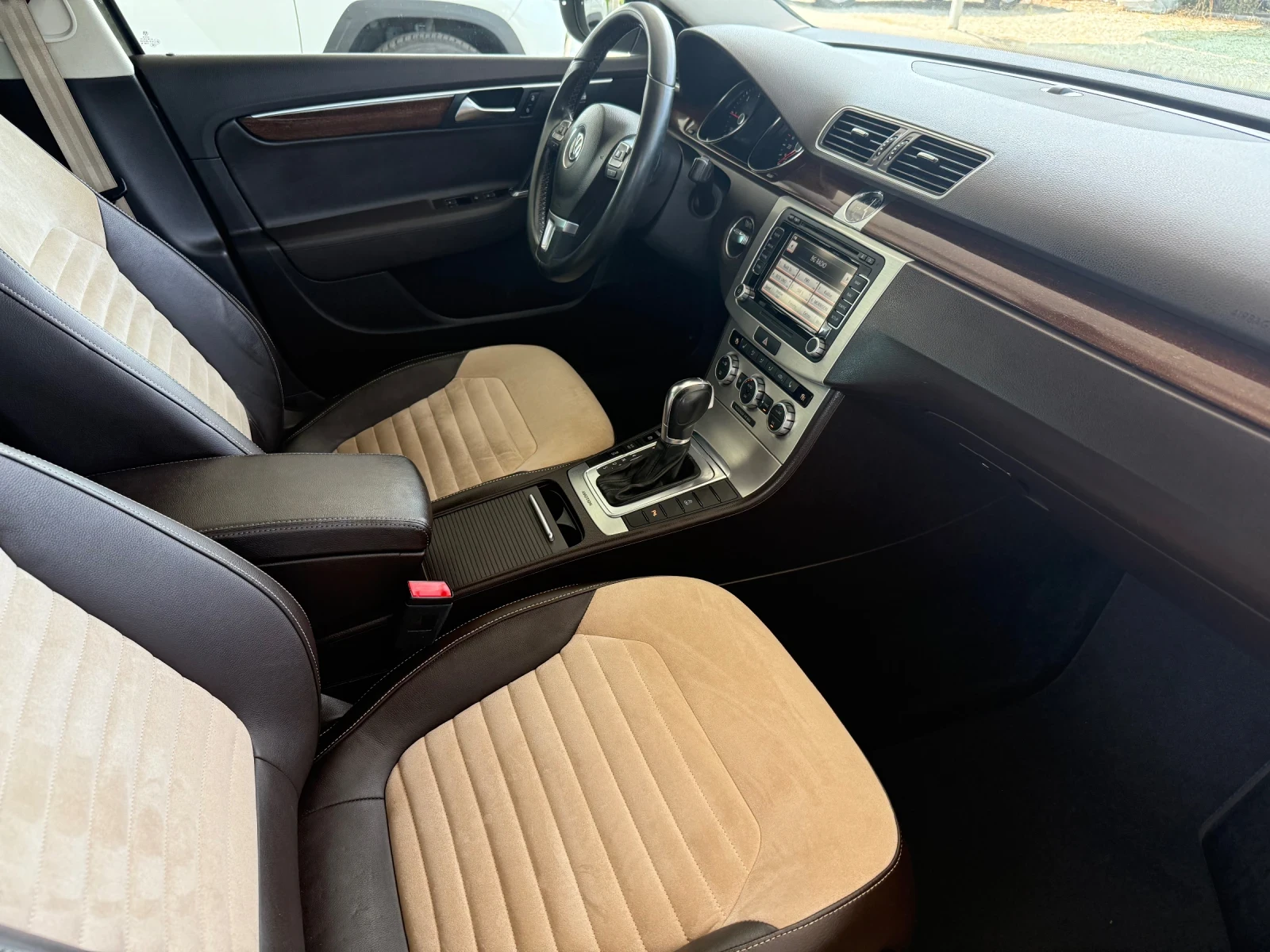 VW Passat 2.0TDI 4x4 Швейцария Highline  - изображение 8