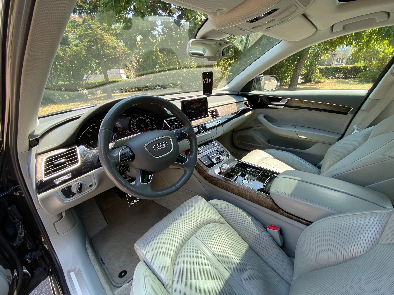 Audi A8 4.0 TFSI  - изображение 5