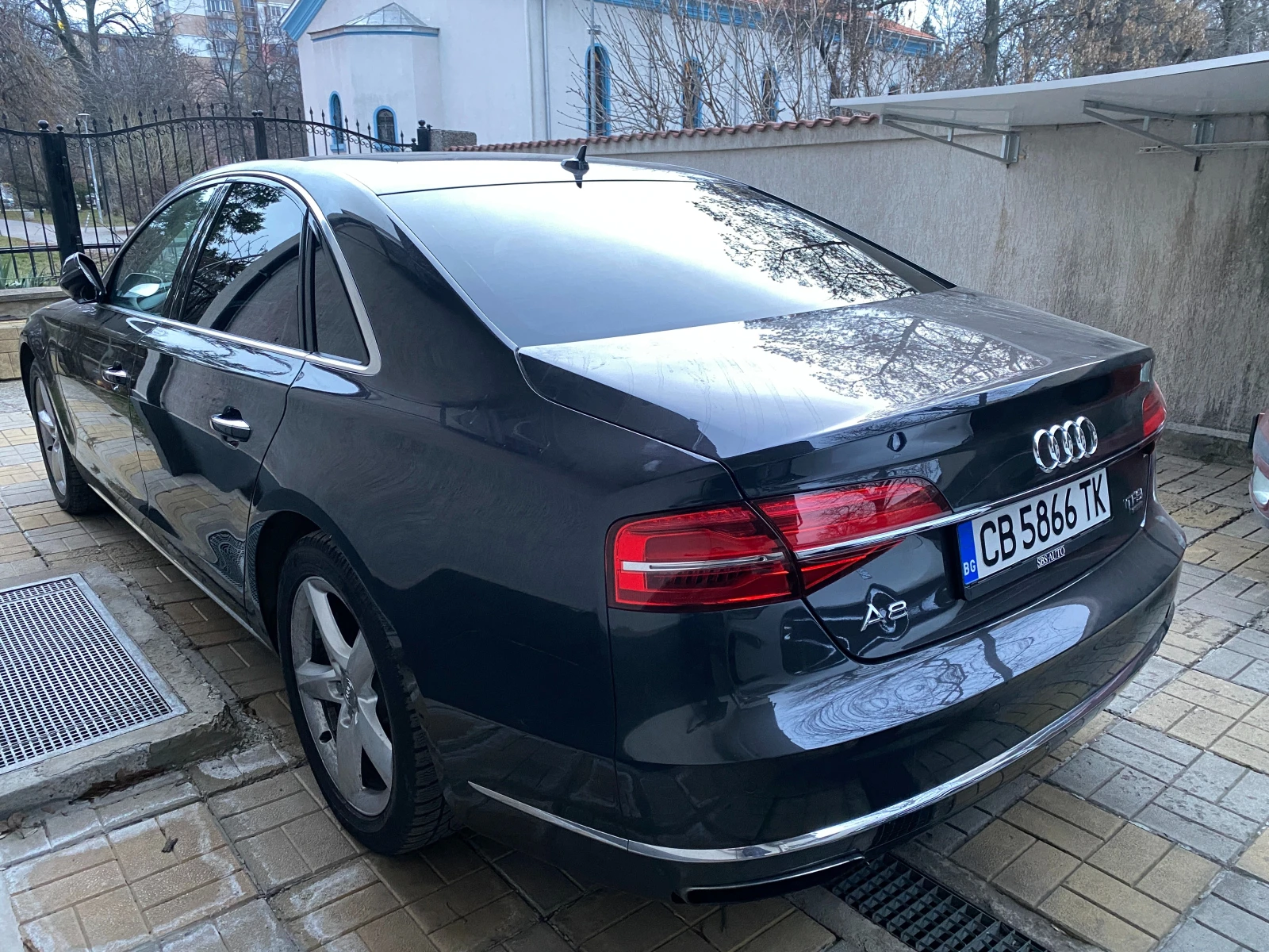 Audi A8 4.0 TFSI  - изображение 3