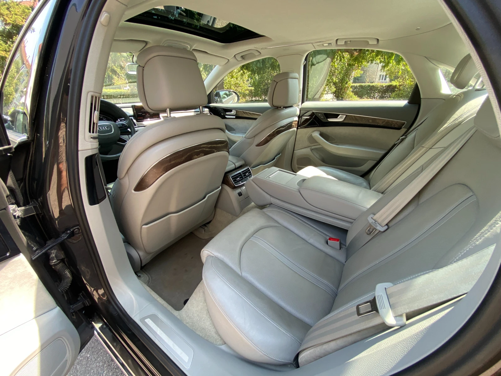 Audi A8 4.0 TFSI  - изображение 6