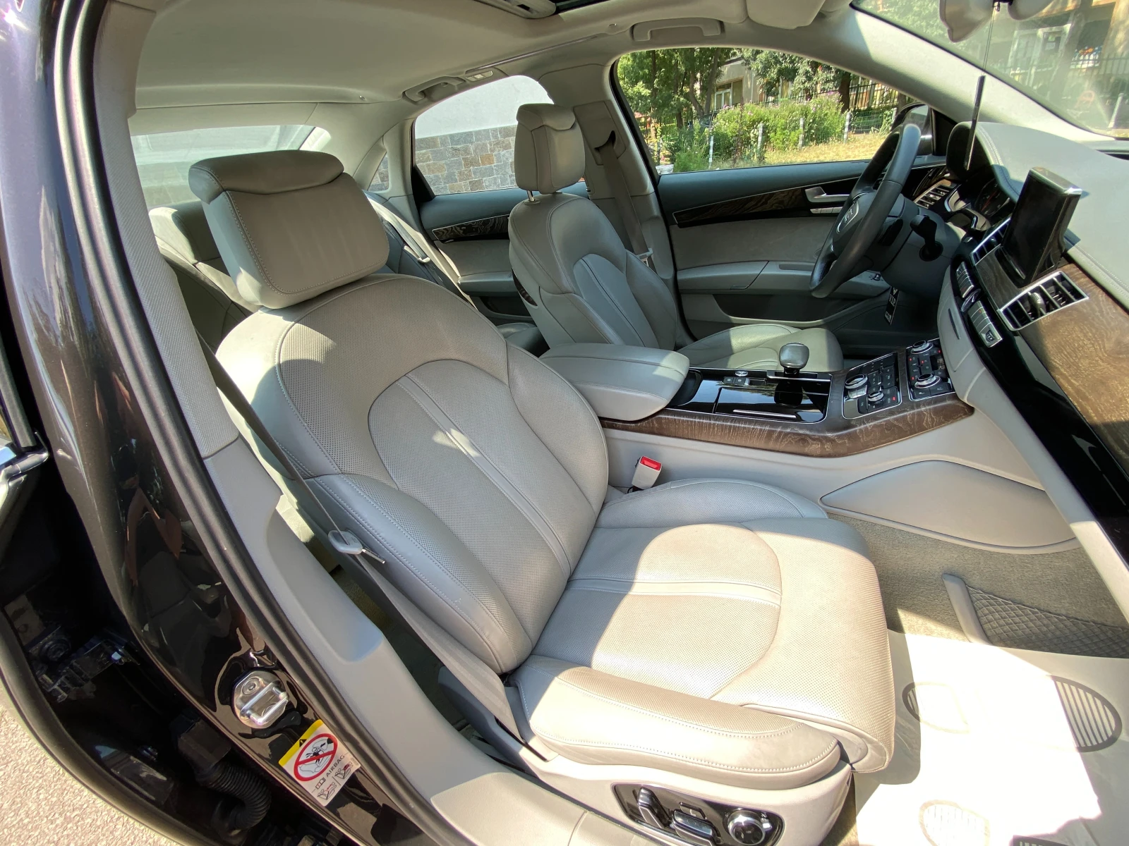 Audi A8 4.0 TFSI  - изображение 8