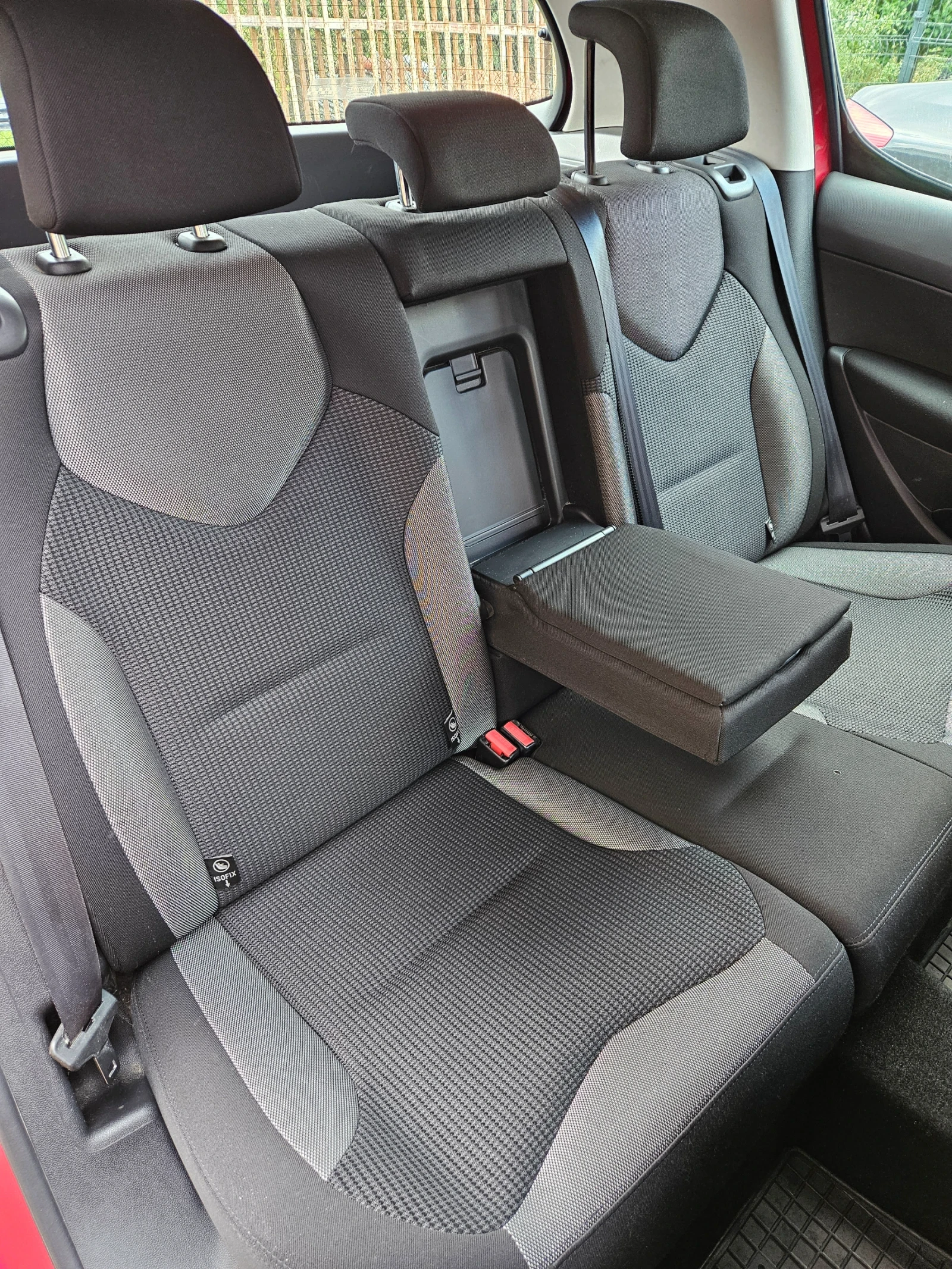 Peugeot 308 1.6 eHDI - 112 к.с.-Обслужено, снимка 10 - Автомобили и джипове - 55850105