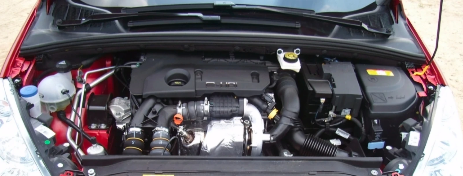 Peugeot 308 1.6 eHDI - 112 к.с.-Обслужено, снимка 7 - Автомобили и джипове - 55393831