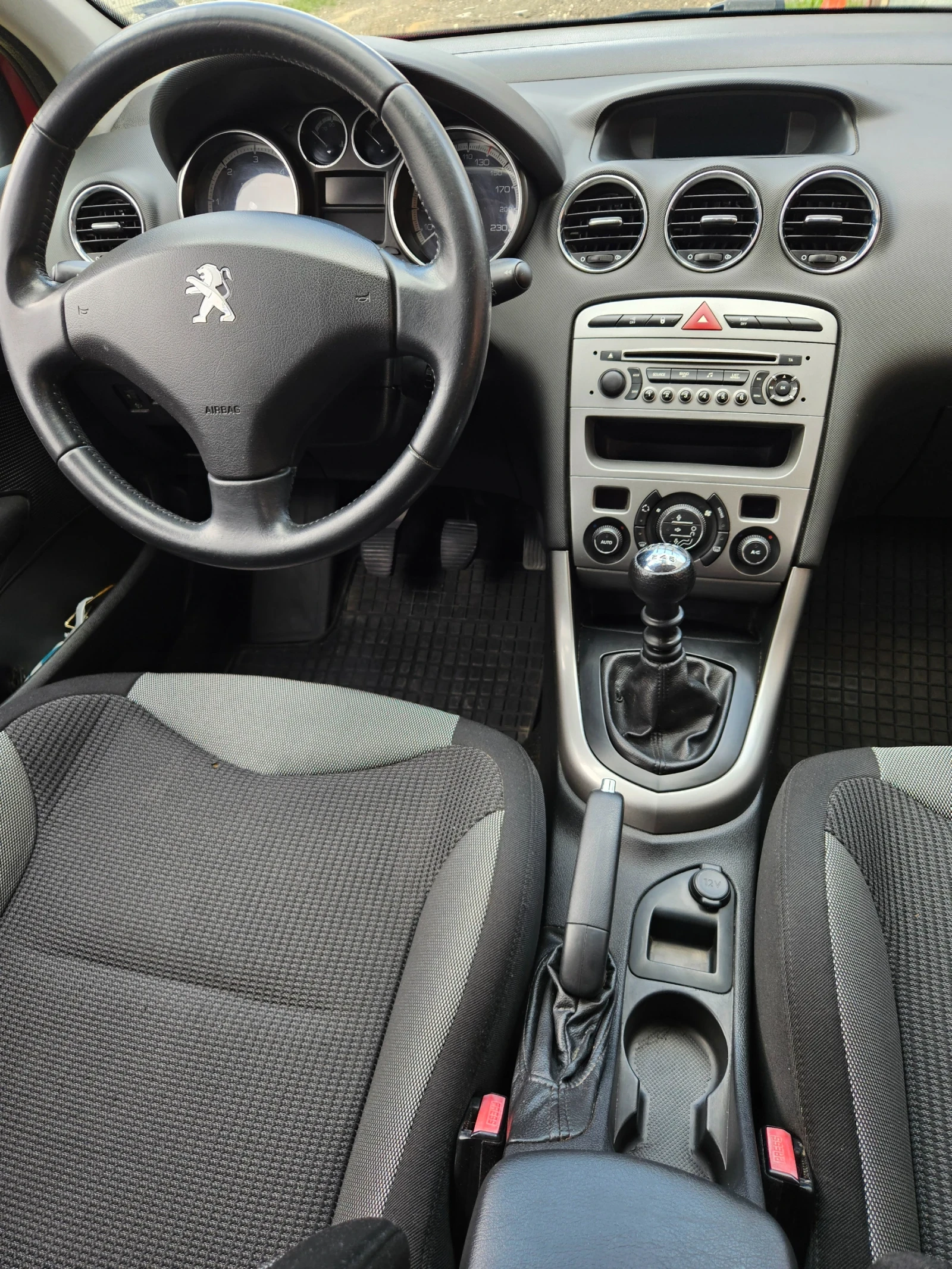 Peugeot 308 1.6 eHDI - 112 к.с.-Обслужено, снимка 7 - Автомобили и джипове - 55850105