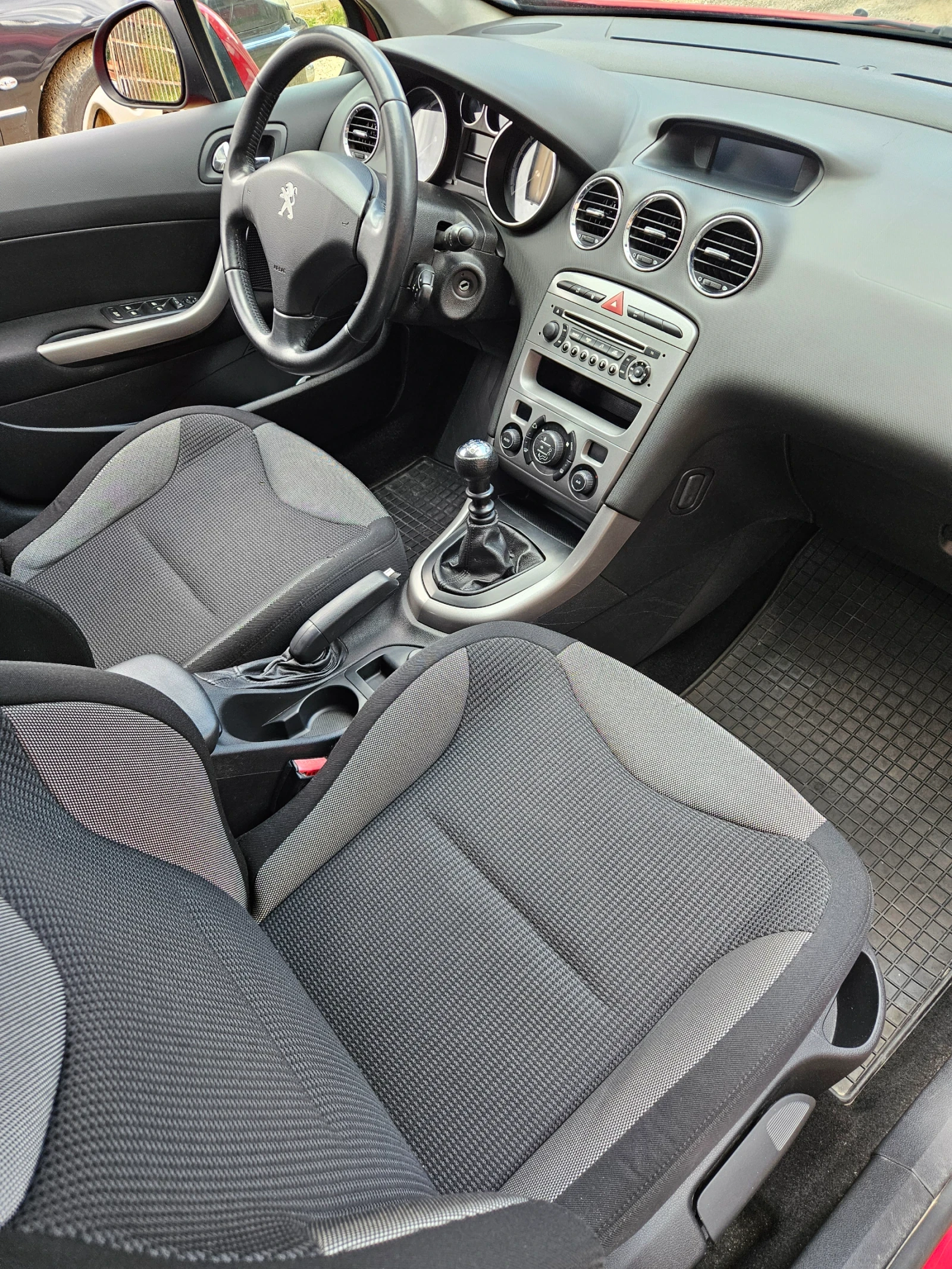 Peugeot 308 1.6 eHDI - 112 к.с.-Обслужено, снимка 6 - Автомобили и джипове - 55850105