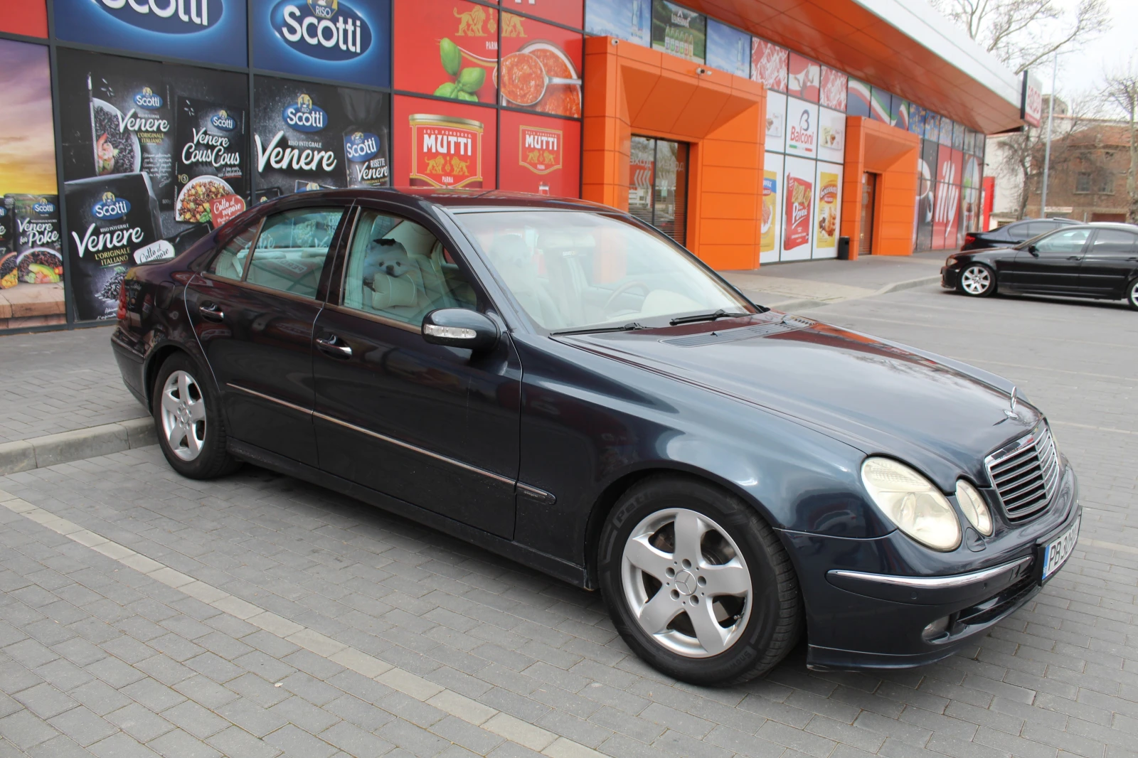 Mercedes-Benz E 320 Редови мотор AVANGARD, снимка 10 - Автомобили и джипове - 53913016