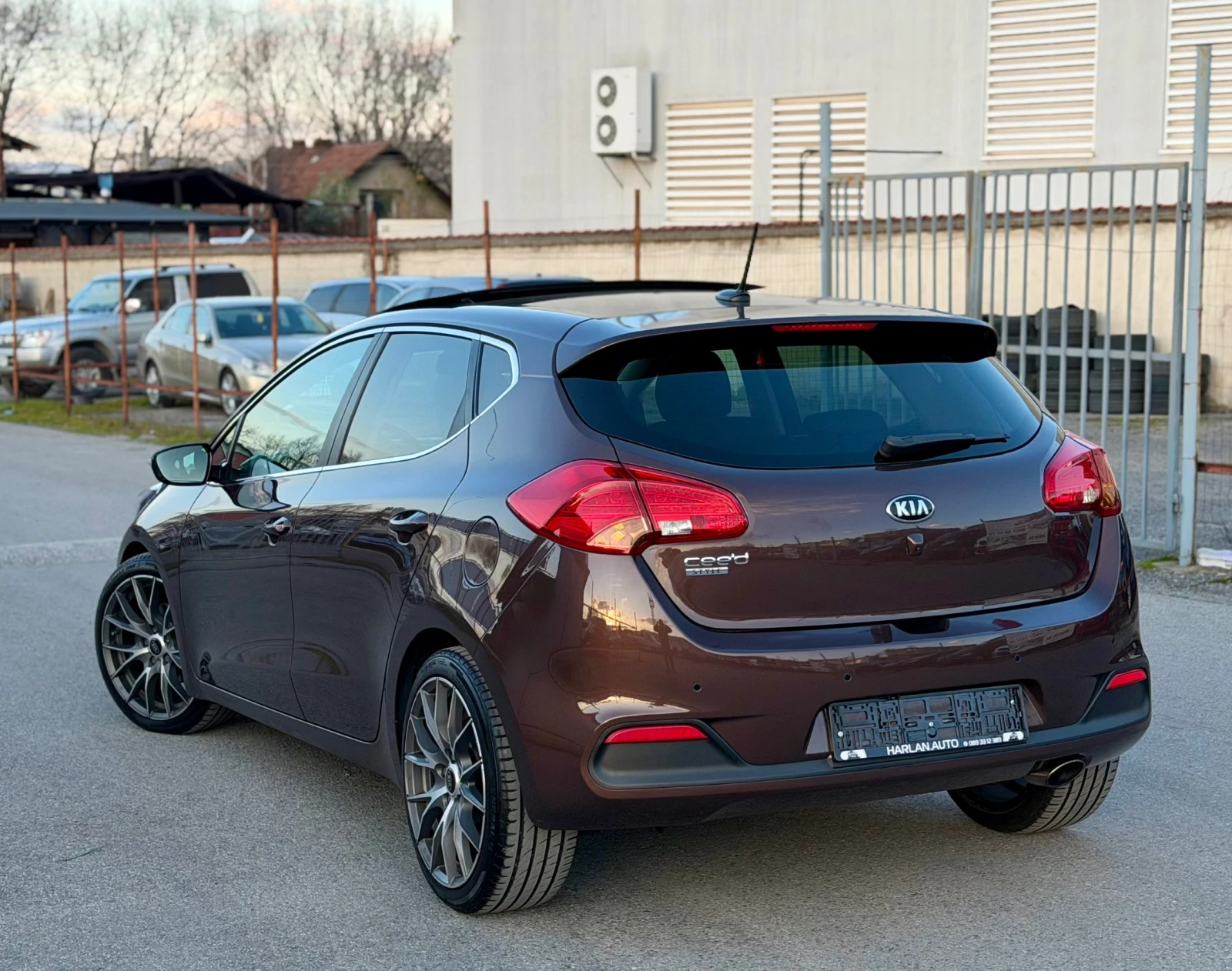 Kia Ceed 1.6i Premium Automatic Panorama 153��� ���� ���� | Mobile.bg � ����������� 4