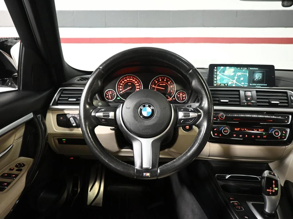 BMW 330 xDrive * M Pack * АвтоКредит * (ЦЕНА ДО БГ), снимка 7 - Автомобили и джипове - 55514804