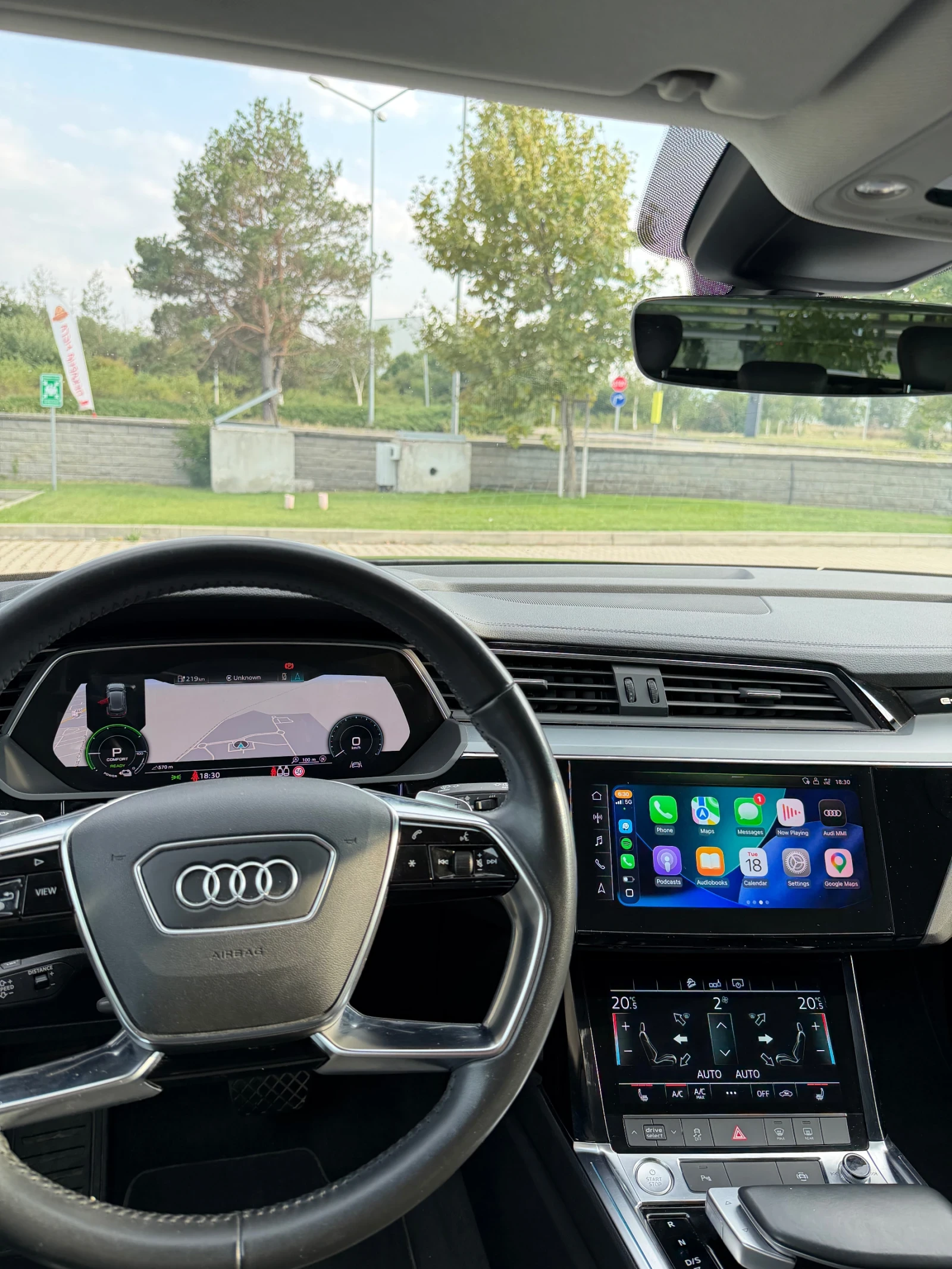 Audi E-Tron  50 QUATTRO | ГАРАНЦИЯ | S-LINE | ПОДГРЕВ | АМБИЕН, снимка 7 - Автомобили и джипове - 55712181