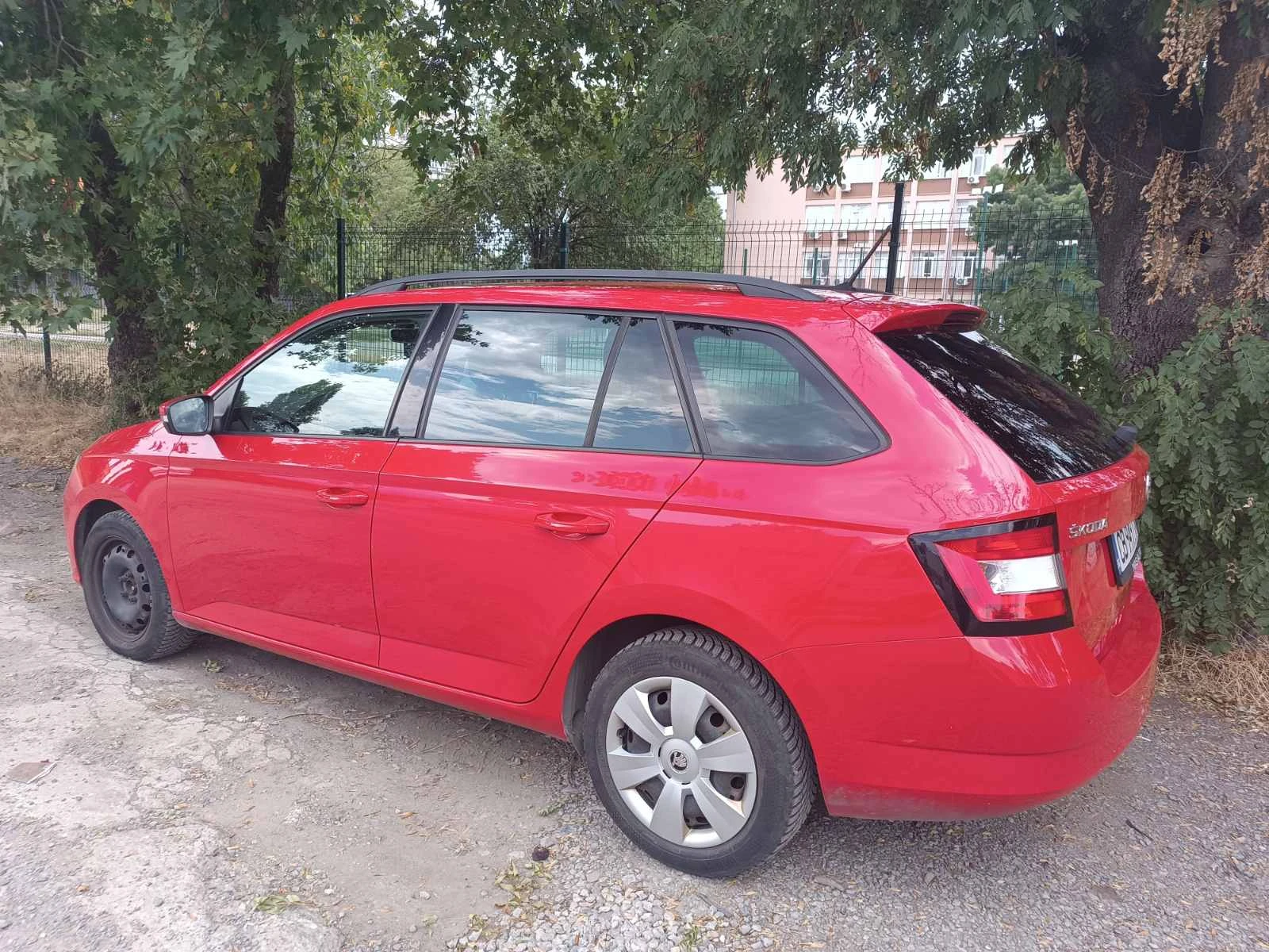 Skoda Fabia 1.0 MPI, снимка 4 - Автомобили и джипове - 56015474
