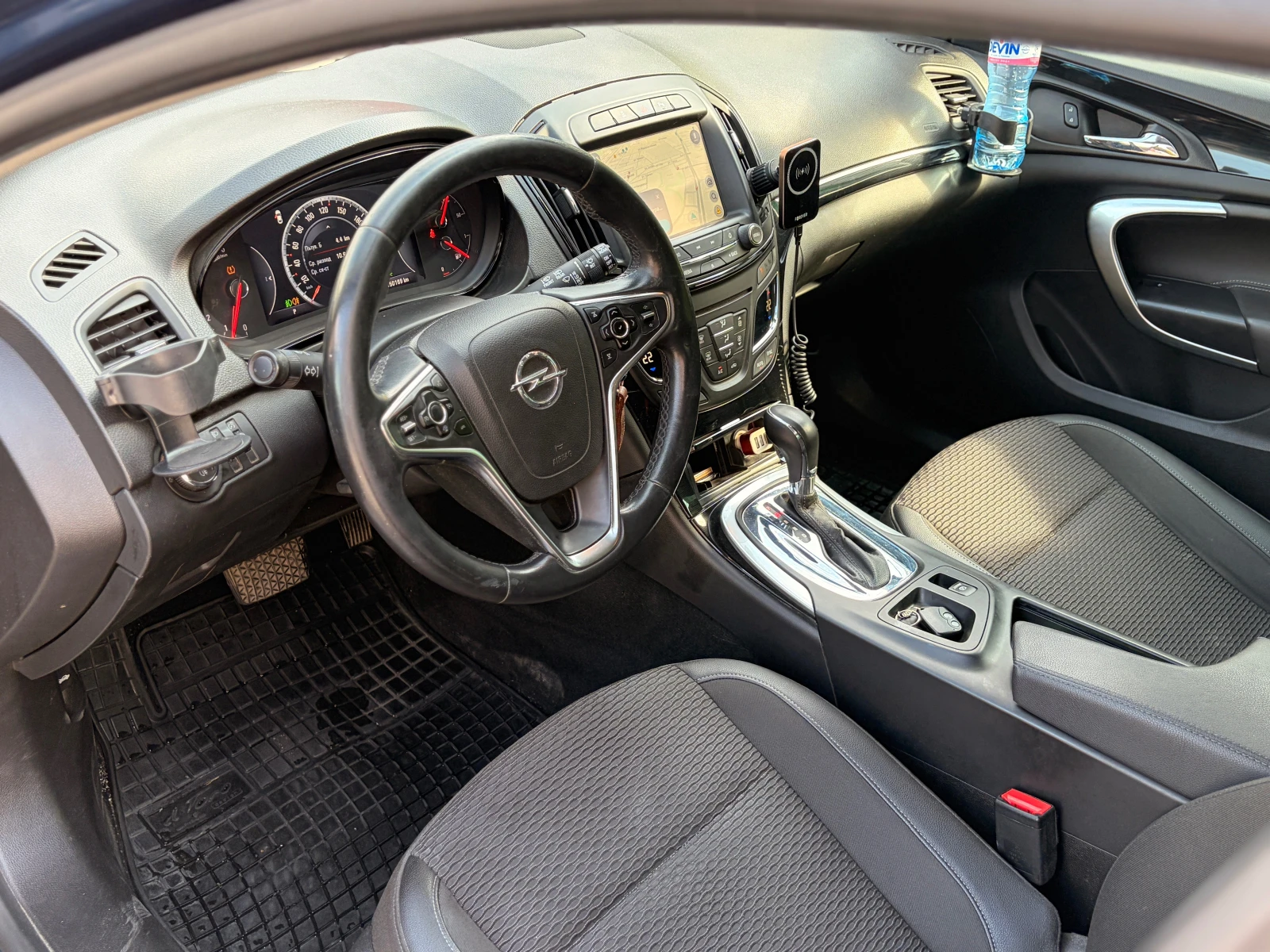 Opel Insignia 2.0 CDTI, снимка 14 - Автомобили и джипове - 56209183