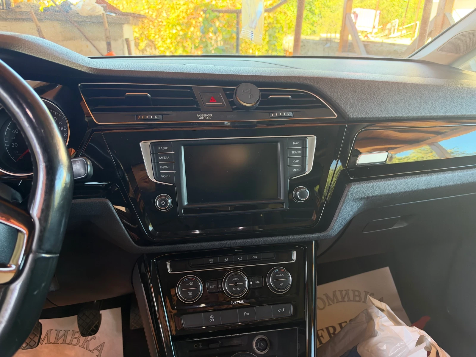 VW Touran 2.0 TDI, снимка 7 - Автомобили и джипове - 56396403