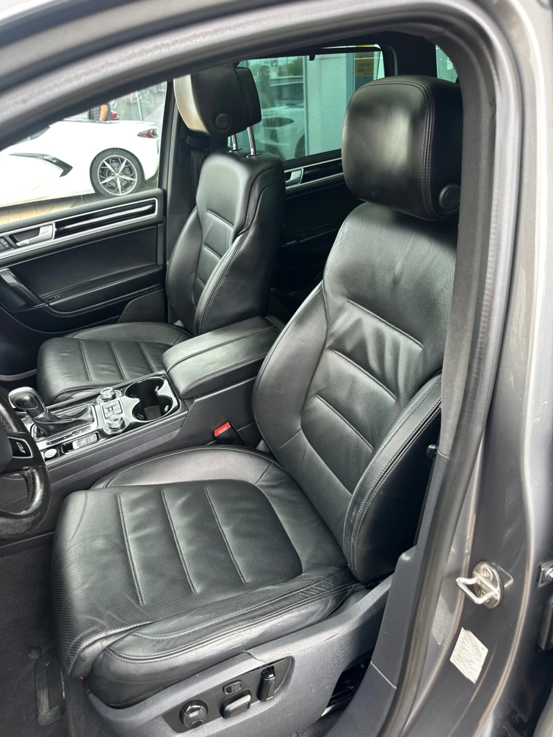 VW Touareg R* Line, снимка 7 - Автомобили и джипове - 50467910