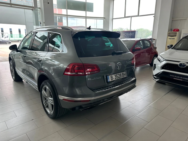 VW Touareg R* Line, снимка 3 - Автомобили и джипове - 50467910
