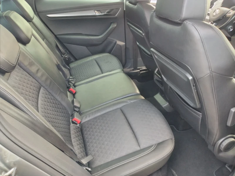 Skoda Karoq 2.0TDI 4?4 Full Execurive, снимка 8 - Автомобили и джипове - 52179017