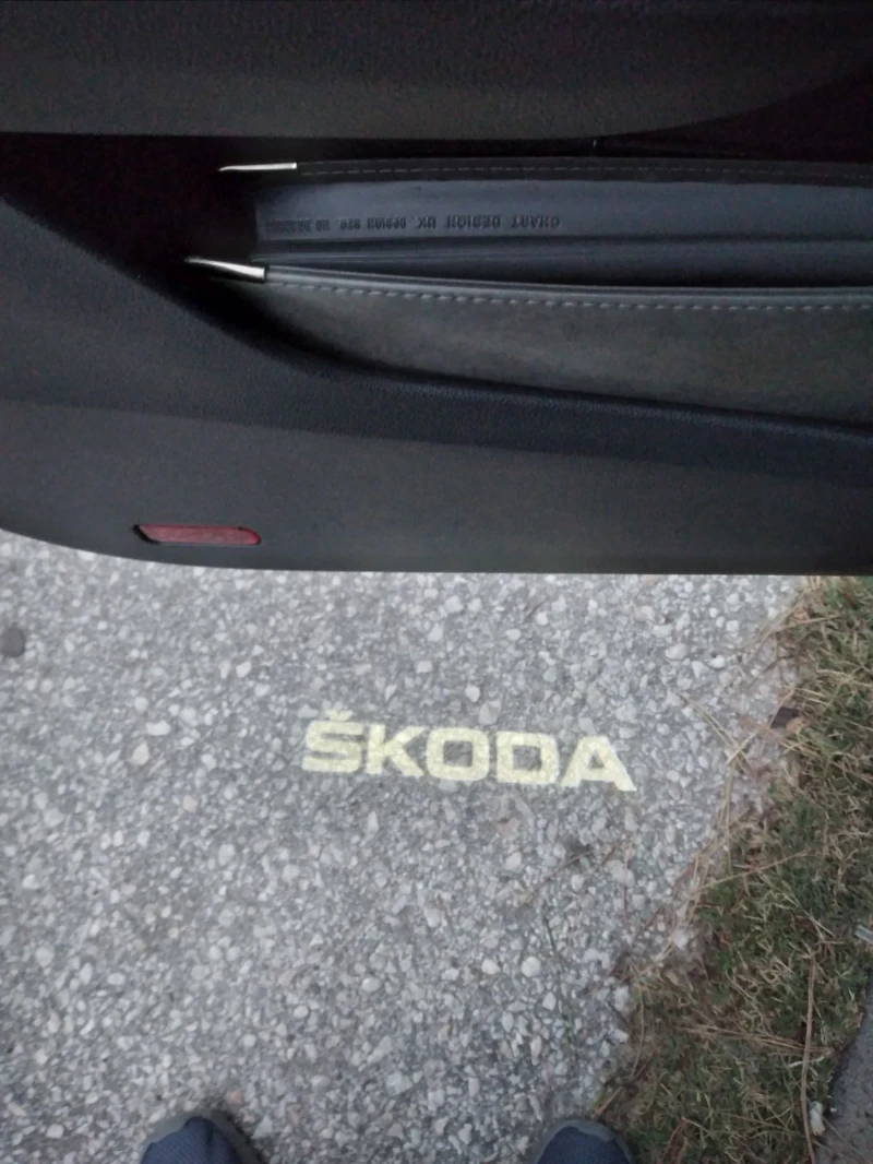 Skoda Karoq 2.0TDI 4?4 Full Execurive, снимка 16 - Автомобили и джипове - 52179017
