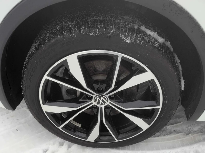 VW Tiguan * Highline R Line * CARFAX * БЕЗ ПЪРВОНАЧАЛНА ВНОС, снимка 7 - Автомобили и джипове - 52940813