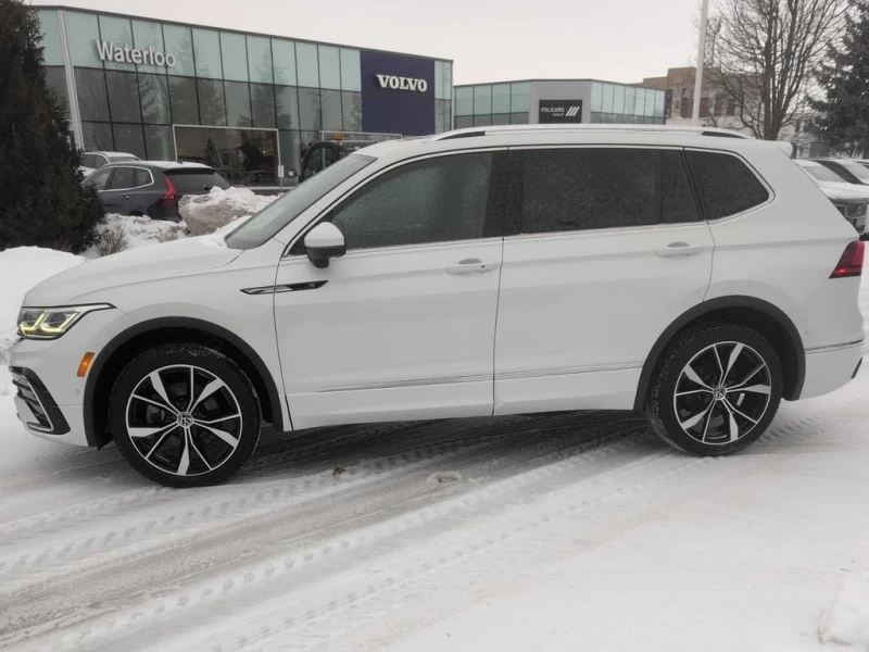 VW Tiguan * Highline R Line * CARFAX * БЕЗ ПЪРВОНАЧАЛНА ВНОС, снимка 2 - Автомобили и джипове - 52940813