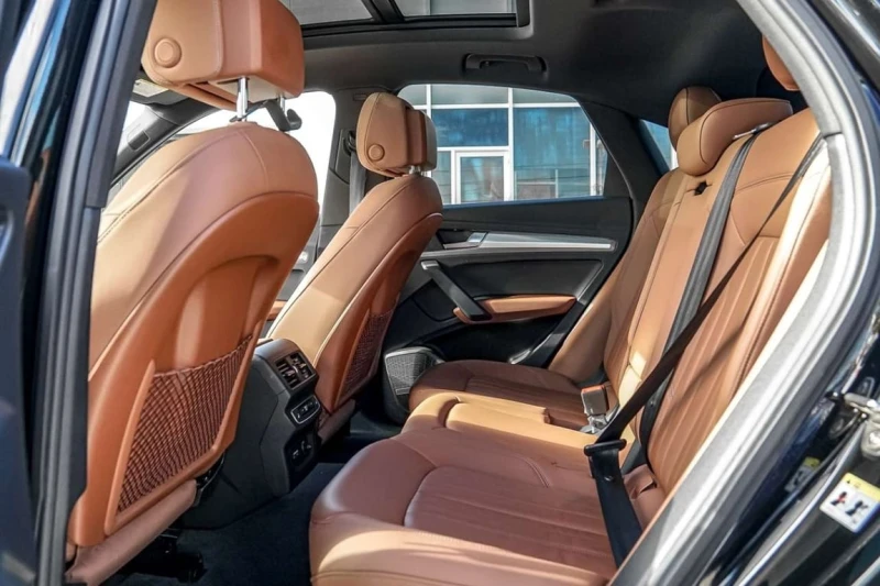 Audi Q5 * SРОRTBACK TECHNIK * 360 * PANORAMIC SUNROOF, снимка 14 - Автомобили и джипове - 53362401