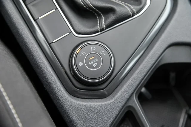 VW Tiguan Adaptive Cruise Control* ДИГИТАЛНО* ТАБЛО* AWD*  - изображение 10