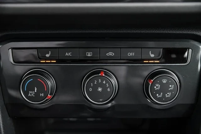 VW Tiguan Adaptive Cruise Control* ДИГИТАЛНО* ТАБЛО* AWD*  - изображение 9