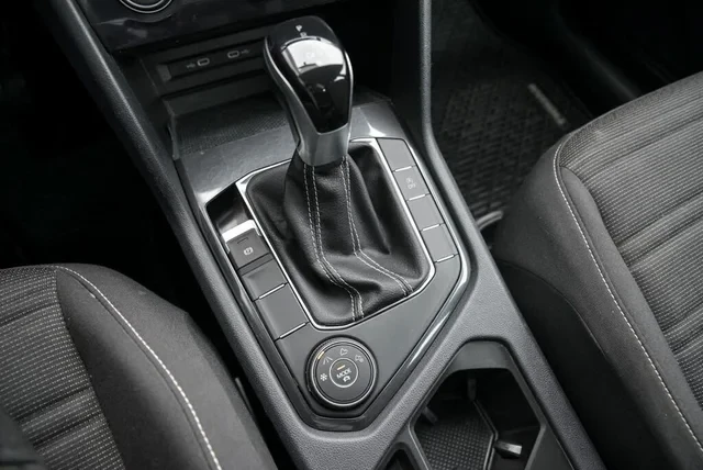 VW Tiguan Adaptive Cruise Control* ДИГИТАЛНО* ТАБЛО* AWD* , снимка 11 - Автомобили и джипове - 53710111