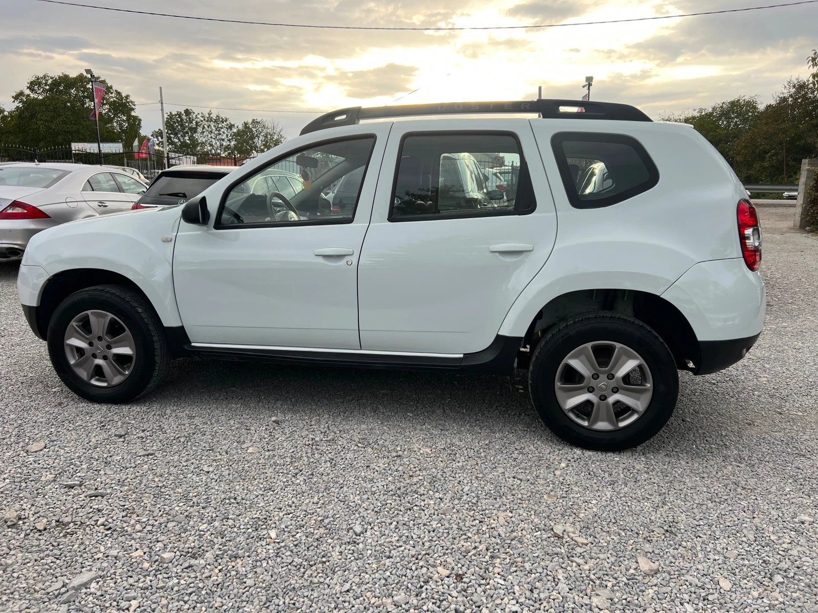 Dacia Duster 1.5DCI-EВРО 6-НАВИГАЦИЯ-6СКОРОСТИ - изображение 3