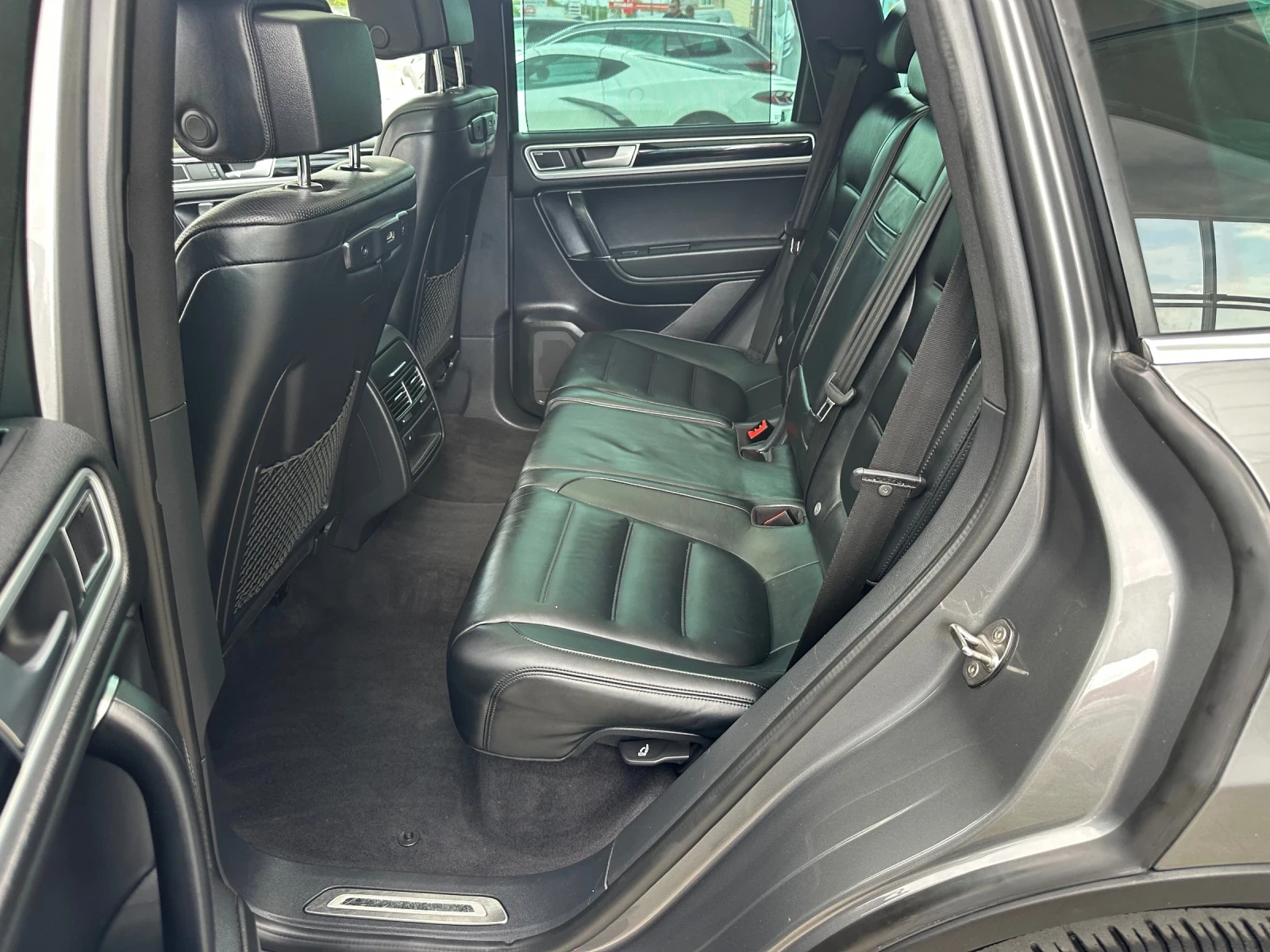 VW Touareg R* Line - изображение 8