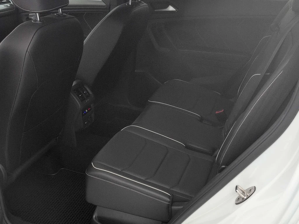 VW Tiguan * Highline R Line * CARFAX * БЕЗ ПЪРВОНАЧАЛНА ВНОС - изображение 10