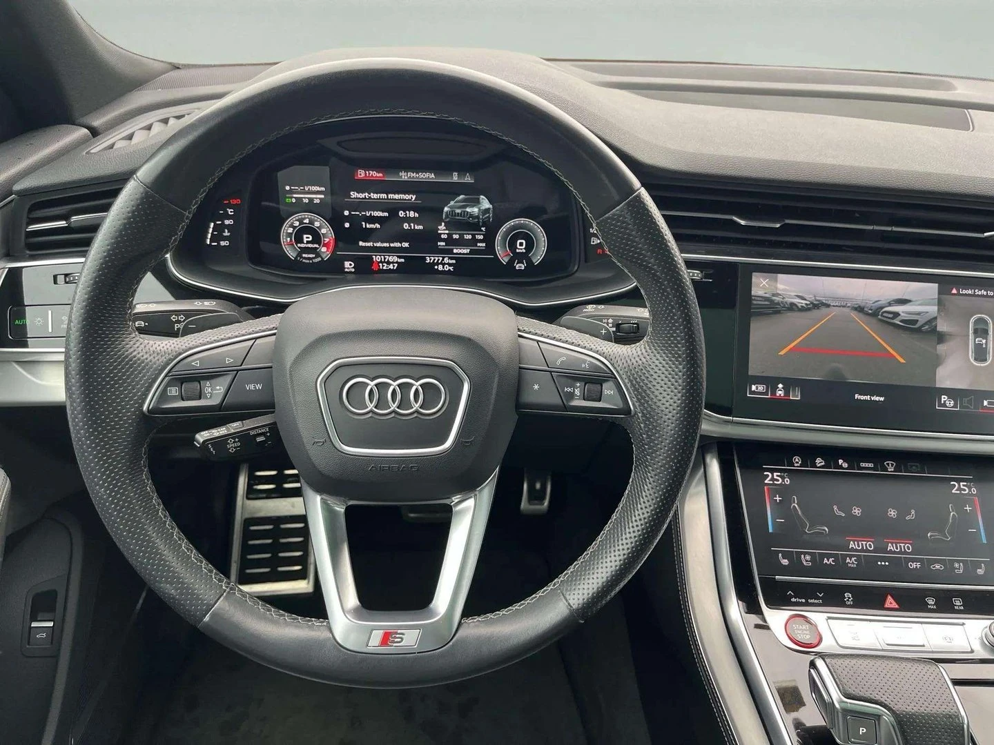 Audi SQ8 TFSI quattro, снимка 11 - Автомобили и джипове - 54223407